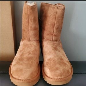 NWT Women’s Girls UGG Australia Boots